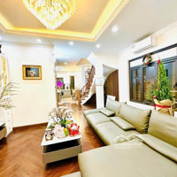 Chính Chủ Gửi Bán Nhà Siêu Đẹp Lô Góc 3 Thoáng 7T Thang Máy Phố Trần Quốc Hoàn Ôtô Chạy Vòng Quanh