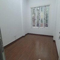 Hiếm - Chính Chủ Bán Căn Hộ Tập Thể Thái Thịnh Tầng 2Diện Tíchsử Dụng 60M2, 20M Ra Phố Chính, Ô Tô