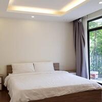 Cho thuê căn hộ 2PN, rộng 80m2 tại Hồ Ba Mẫu, Đống Đa, đủ đồ, ban công thoáng