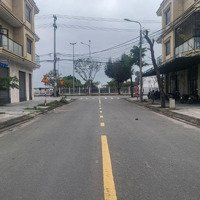 Bán Lô Đất Kẹp Cống Tặng Nhà Cấp 4 Xây Kiên Cố.diện Tích100M Sát Căn Góc Shophouse Mê Linh