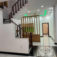 Cho Thuê Nhà Trệt 2 Lầu Sân Xe Hơi Trung Tâm Hành Chính Dĩ An