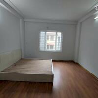 Nhà 30*5 tầng ngõ 300 Nguyễn Xiển, ngay sau tòa Eco Dream, ngõ xe 3 gác qua lại thoải mái, cách đường lớn 4 làn xe đỗ chỉ hơn 10m