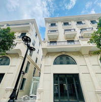 Cho Thuê Nhà Mới 100% 3 Mặt Tiền Cực Thoáng Phố Đi Bộ Vạn Phúc City 7X20M,Dtsd:900M2 Full Máy Lạnh