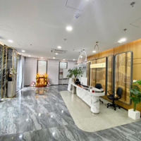 Cho Thuê Văn Phòng Mới Tinh Quận 3... Diện Tích: 450M2 - Sẵn Bàn Ghế 100 Vị Trí + 3 Phòng Bod