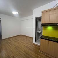 Bán tập thể Liễu Gia 60m2 chia 2 ngủ đẹp mới đúng như ảnh, sổ đỏ chính chủ