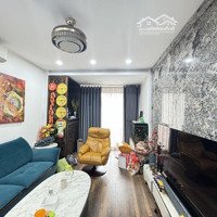 Nhà Đẹp - Kinh Doanh - Nhiều Tiện Ích - Ngay Ngã Ba