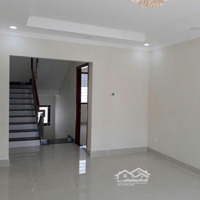 Cần Cho Thuê Nhà 111F Hoa Lan P. 2 Q. Phú Nhuận Ngay Phố Ẩm Thực Phan Xích Long
