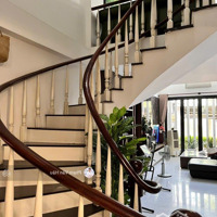 Biệt Thự Đẹp 7X17M Ngay Mặt Tiền Hoàng Hoa Thám, Đoạn Đẹp Ngay Phan Đăng Lưu, Hẻm Xe Hơi Thông