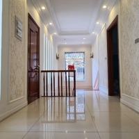 Cho Thuê Biệt Thự, Quang Minh, Mê Linh, 300, 400 M2, 3 Tầng, Full Đồ Nội Thất Sịn, Giá 30- 35 Tr/T