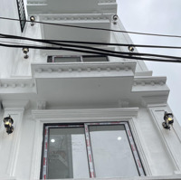 Hơn 6 Tỷ - Nhà Mới Koong - Thang Máy - Tặng Nội Thất Hiện Đại - Ô Tô Đỗ Cồng - Trung Tâm Tây Hồ