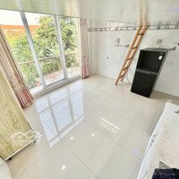 Căn Hộ Duplex Ban Công Full Nội Thất Gần Ngã Tư Hàng Xanh