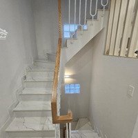 Siêu Phẩm Giá Bán 39 Tỷ. Đường Hồng Hà. P2. Q Tân Bình. Tp Hcm