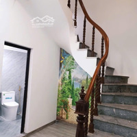 Đông Ngạc (Bắc Từ Liêm)Diện Tích50M2, 2 Tầng, Giá 5.X Tỷ. Ngõ Nông Gần Phố, An Ninh Tốt, Ở Sướng