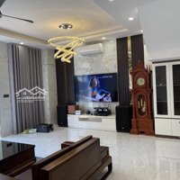 Duy Nhất Căn Biệt Thự Song Lập 135M2 - Chỉ Cách Long Biên 15 Phút Di Chuyển 0889111996