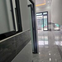 Nhà đẹp cực to 4mx16m ngay bến xe buýt hiệp thành