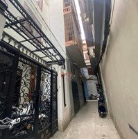 Cho Thuê Nhà 3 Tầng + Gác Lửng Tại Phố Vương Thừa Vũ, Thanh Xuân Giá Tốt, Ưu Tiên Thuê Lâu Dài!
