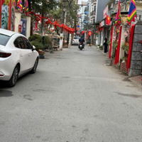 Gần Phố, Gần Chợ Nhỏ Tiền Bay Nhanh
