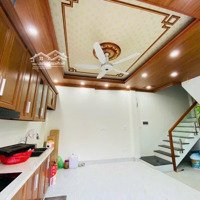 Cho Thuê Nhà Cấp 4 Giang Biên, Long Biên, Hà Nội
Diện Tích 40M2. Có Gác Xép Điện Nước Đầy Đủ