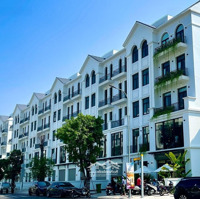 Cho Thuê Văn Phòng 40M2 Giá Chỉ 4,8 Triệu Tại Vinhomes Grand Park. Liên Hệ 0828030977 Thiện
