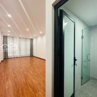 Hiếm: Phạm Văn Đồng - 6,X Tỷ 5 Tầng, Thang Máy - Ô Tô Đỗ Cổng, Ngõ Thông - Sổ Đẹp, Vị Trí Đẹp
