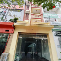 Cho Thuê Nhà Nguyễn Khuyến Hddiện Tích85M2, 4 Tầng,Mặt Tiền4,5M, Chia 2P/ Tầng, Thang Bộ, Vs Giữa, Điều Hòa