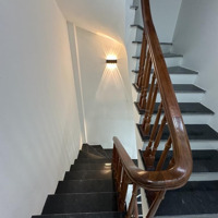 Nhà Đẹp Mễ Trì - Đầy Đủ Công Năng - Gần Chợ - Gần Ô Tô.