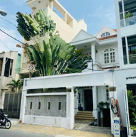 Cho Thuêmặt Tiềntrần Nhật Duật, Góc Đặng Dung, Quận 1.Diện Tích10X20, Hầm3L, Giá 90 Triệu