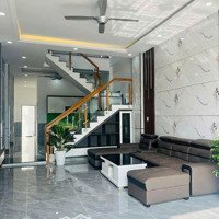 Nhà Phố Đầu Năm Mới, Cần Bán Gấp Ở Tân Uyên 100M2 Đ. Số 3, P. Thới Hòa.