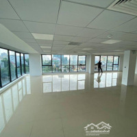 Cho Thuê Vp 200M2 Thông Sàn Lô Góc Ngã 4 Phố Cầu Giấy, Giá Bán 38 Triệuiệu/Tháng