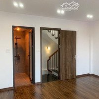 Hiếm!!! Bán Gấp Nr Phố Việt Hưng, 35M2, Ngõ Nông Thoáng, 15M Ra Mặt Phố Oto Tránh, An Sinh Đỉnh Cao
