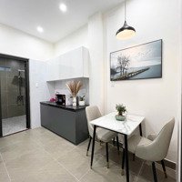 Căn Hộ 1 Phòng Ngủ - Full Nội Thất Mới 100% - Thang Máy, Hầm Xe, An Ninh - Gần Chợ Bà Chiểu, Q1, Q3