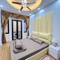 Đặng Tiến Đông, T.tâm Đống Đa, Full Nội Thất Cao Cấp , Oto Đỗ Cổng, 2 Thoáng Trước Sau,Diện Tích44M2.