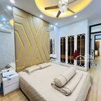 Đặng Tiến Đông, T.tâm Đống Đa, Full Nội Thất Cao Cấp , Oto Đỗ Cổng, 2 Thoáng Trước Sau,Diện Tích44M2.