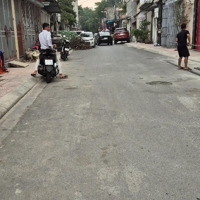 Bán 50 M2 Mặt Hoàng Công Chất .Mt. 3 M .Đường Trước Nhà 10M . Kinh Doanh Sầm Uất . Giá Bán 5 Tỷ