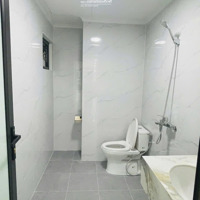 Mặt Phố Hồ Tùng Mậu-8 Tầng Thang Máy - Đối Diên Trường Đh Thương Mại - Kinh Doanh