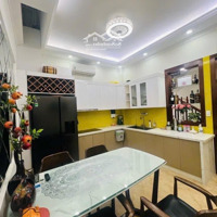 Siêu Đẹp Giá Hợp Lý Nhà Trần Quốc Hoàn Phân Lô Ôtô Tránh Nhà Dân Xây 45M , 6T ,Mặt Tiền4M . Giá 17 Tỉ
