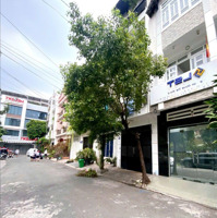Nguyên Căn Nhàtrước Mặt Là Công Viên, Sử Dụng Hơn 250M2 Tìm Cho Văn Phòng Hay Kinh Doanh Chọn Ngay!