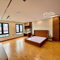 Cho Thuê Nhà Hoàng Quốc Việt Ôtô Tránh Đỗ Trước Cửa 65M X 5Tầng Làm Vp Hoặc Kinh Doanh Kết Hợp Ở