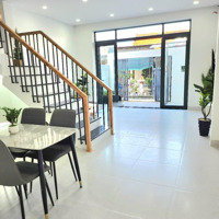 Cần Bán Nhà Đầy Đủ Nội Thất Cạnh Bên Trường Tiểu Học Suối Hiệp 1 Đường Oto