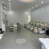Cho Thuê Mặt Tiền Huỳnh Văn Bánh, Phường 13, Phú Nhuận. Ngang Lớn 5.3M, Trệt 3 Lầu