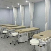 Cho Thuê Mặt Tiền Huỳnh Văn Bánh, Phường 13, Phú Nhuận. Ngang Lớn 5.3M, Trệt 3 Lầu