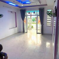 Cho thuê nhà MT đường 30m An Dương Vương, Mỹ An gần sông, nhà rộng 5 phòng, 110m2