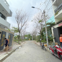 Bán Lô Đất 50M2 Kế Vinhomes 200Mhẽm Xe Hơi7M Có Vỉa Hè Liên Hệ: 0987152506