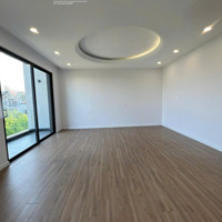 Bán Gấp Biệt Thự 19 Tỷ, 126M2 Đầy Đủ Nội Thất Tại Kdc Ven Sông Sadeco, Tân Phong, Q7