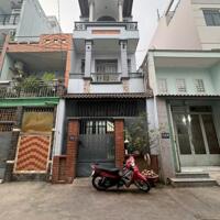 Nhà 1 trệt 3 lầu đúc bê tông cốt thép ngay đường đông bắc cvpm quang trung