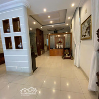 Bán Nhà Biệt Thự Mặt Tiền Quận 11,Cư Xá Lữ Gia, Có Gara Riêng Đậu 2 Xe Hơi 16 Chỗ,Xem Sổ 0902771723