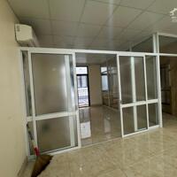 CHo thuê sàn văn phòng tầng 2 80m2 giá 8tr tại Vinhomes Marina