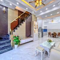 Nhà 1 trệt 2 lầu cặp bên bệnh viện Đa Khoa Trung Ương