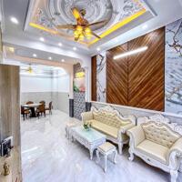 Nhà 1 trệt 2 lầu cặp bên bệnh viện Đa Khoa Trung Ương