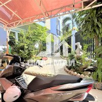 Cho Thuê Căn Góc 2 Mặt Tiền Đường Có Gara , P.an Phú, Q2,Diện Tích170M2, Giá Chỉ 36 Triệu